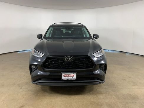 Used 2023 Toyota Highlander Limited AWD/4WD image 3