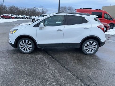 Used 2020 Buick Encore Preferred image 1