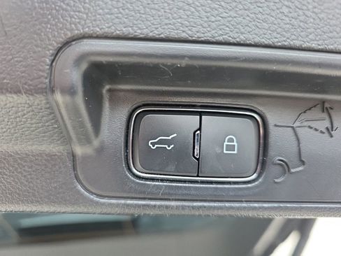 Certified 2022 Ford Explorer XLT w/ Equipment Group 202A image 18