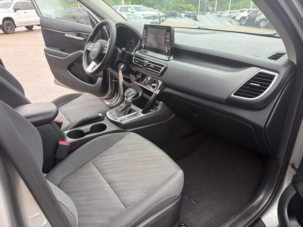 Used 2023 Kia Seltos LX AWD/4WD image 31