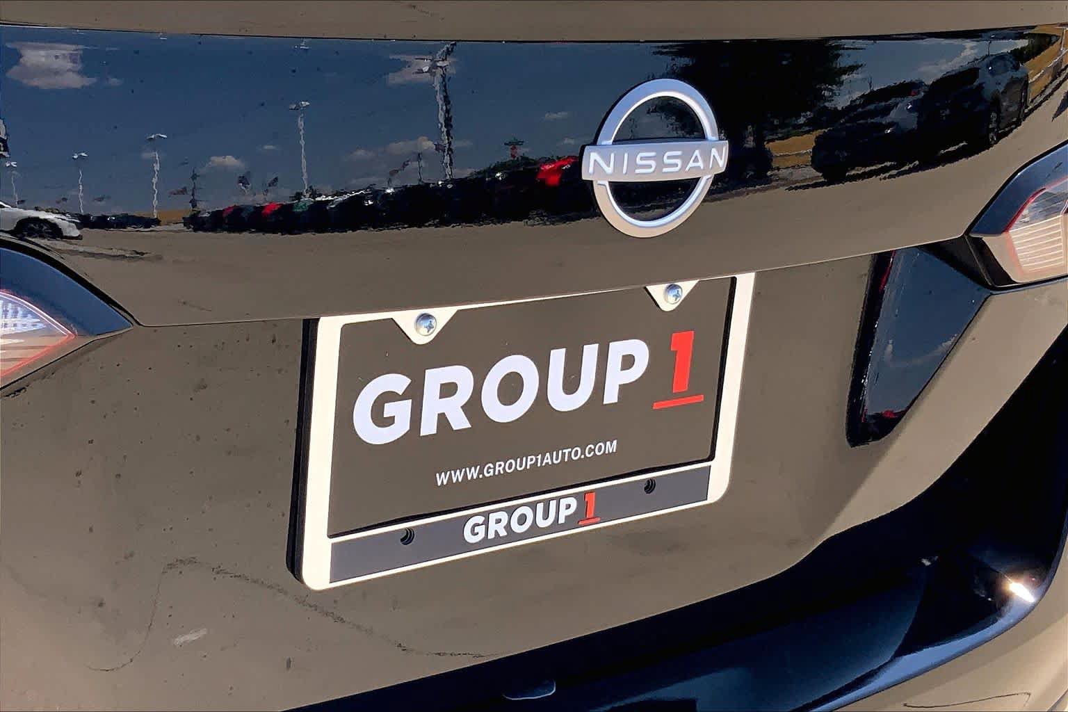 Used 2025 Nissan Versa SV FWD image 31