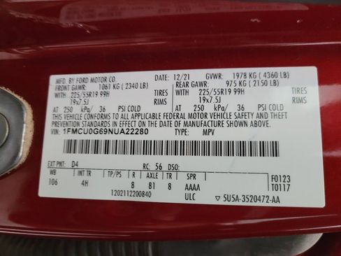 Used 2022 Ford Escape SE w/ SE Sport Appearance Package image 33