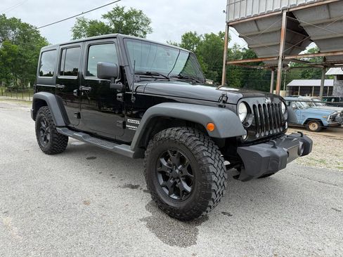 Used 2014 Jeep Wrangler Unlimited Sport w/ Quick Order Package 24S AWD/4WD image 8