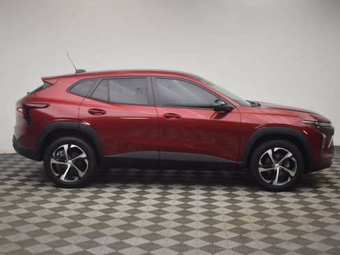 Used 2024 Chevrolet Trax RS w/ Driver Confidence Package FWD image 12