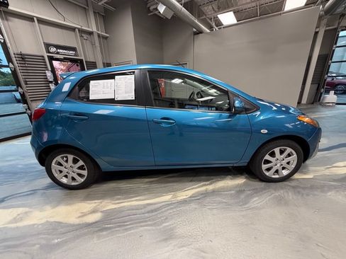 Used 2011 MAZDA MAZDA2 Touring FWD image 24
