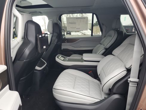 New 2025 Lincoln Navigator L Black Label image 27