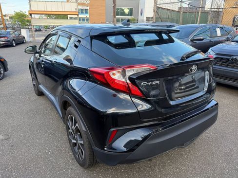 Used 2018 Toyota C-HR XLE image 7