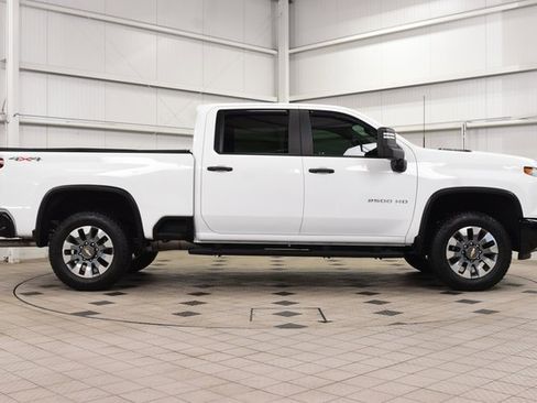 Used 2024 Chevrolet Silverado 2500 Custom w/ Custom Value Package image 9