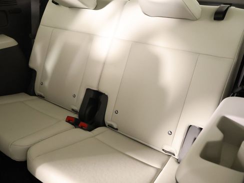 Used 2025 Hyundai Santa Fe Calligraphy image 13