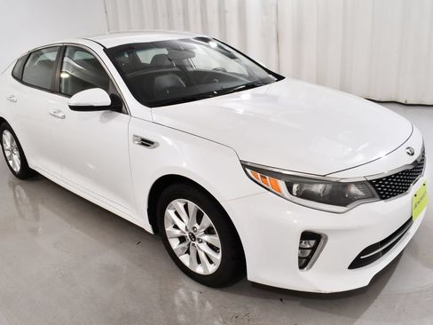 Used 2018 Kia Optima S FWD image 5