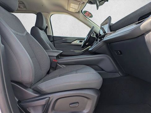 Used 2025 Ford Explorer Active RWD image 21