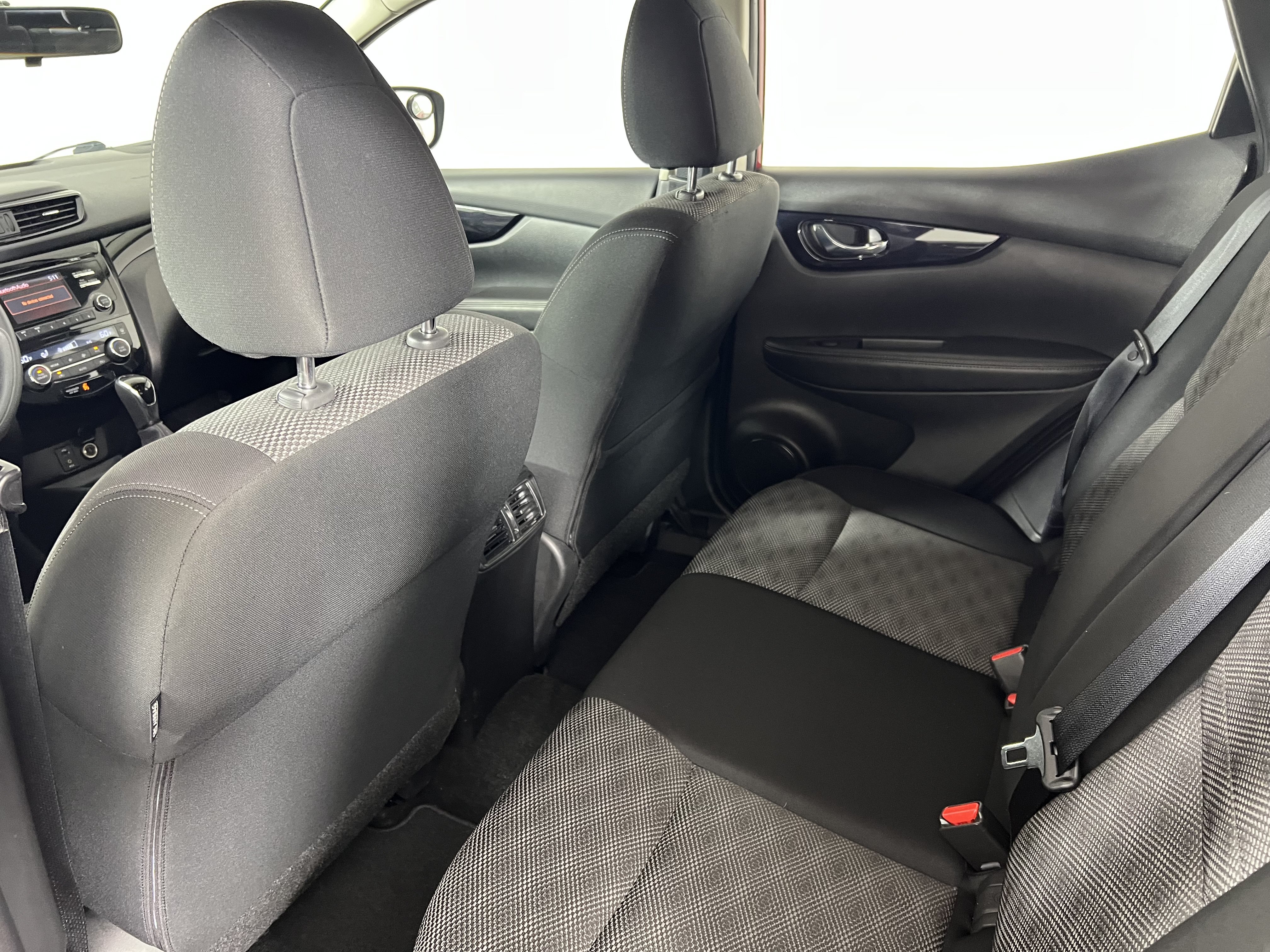 Used 2018 Nissan Rogue Sport SV AWD/4WD image 20