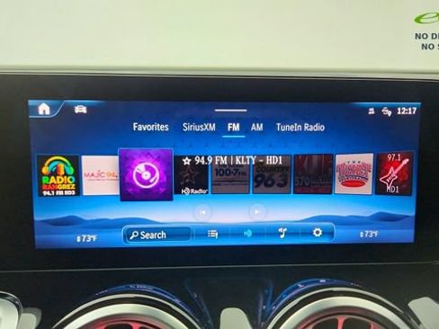 Used 2025 Mercedes-Benz GLB 250 4MATIC w/ Exclusive Package image 65