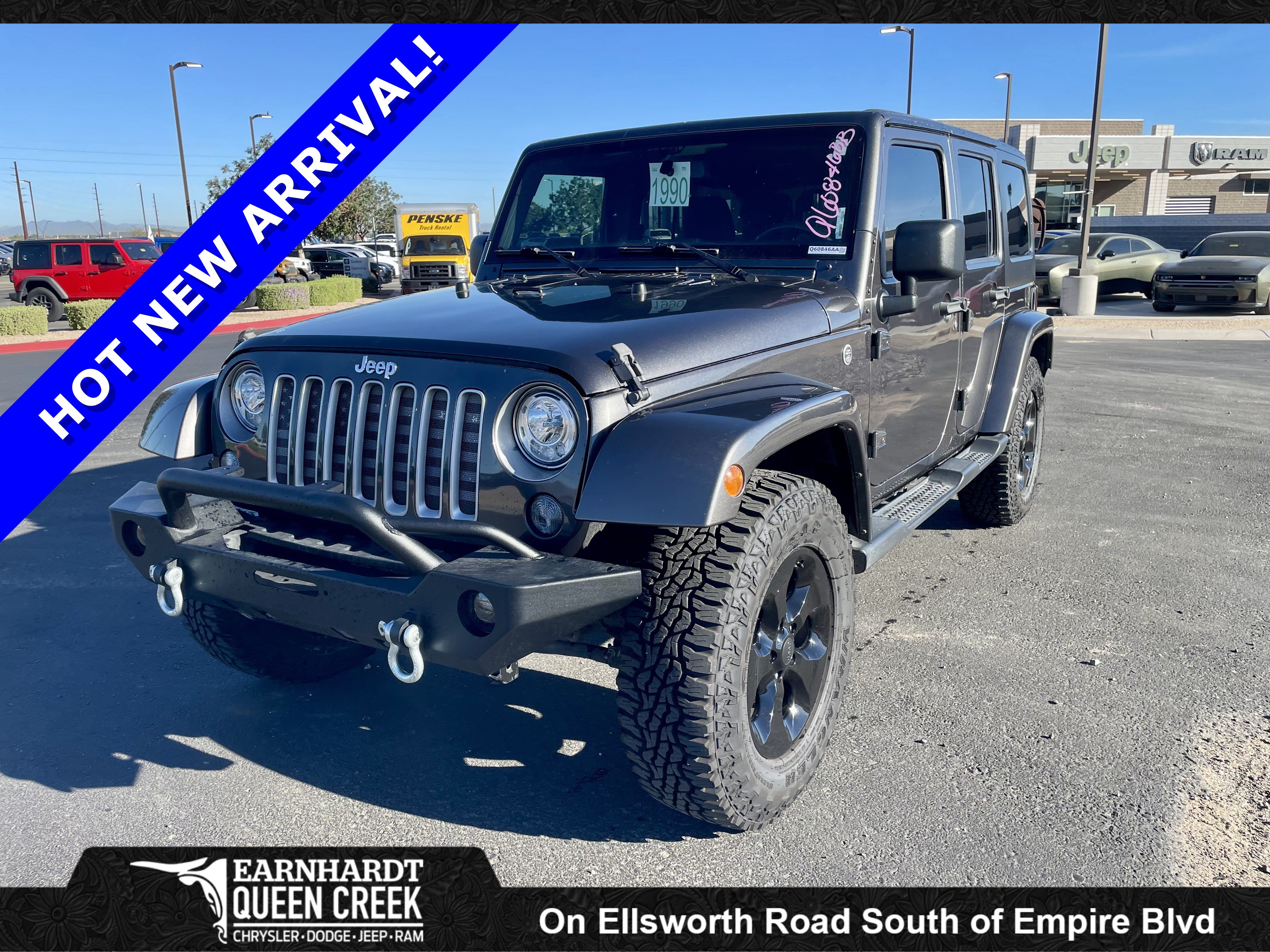 Used 2018 Jeep Wrangler Unlimited Sahara w/ Connectivity Group AWD/4WD image 1