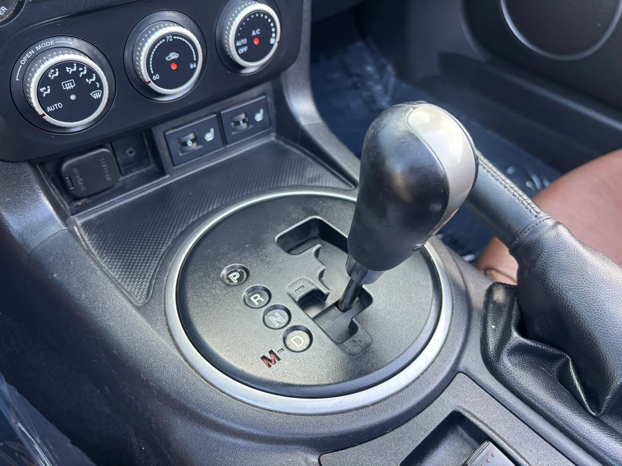 Used 2013 MAZDA MX-5 Miata Grand Touring RWD image 29
