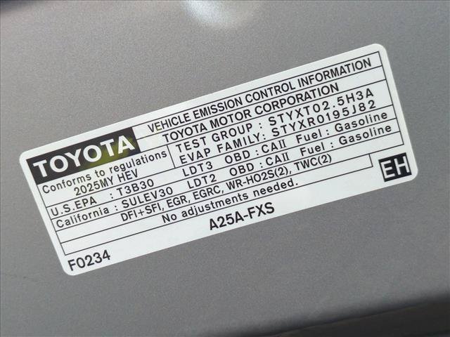 Used 2025 Toyota Sienna XLE FWD image 26