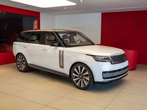 Used 2022 Land Rover Range Rover SV AWD/4WD image 1