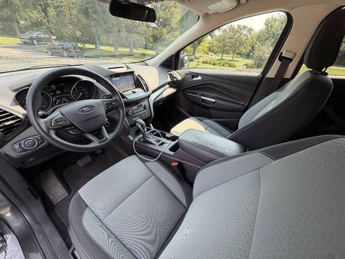 Used 2018 Ford Escape SE w/ SE Sync 3 Package FWD image 6