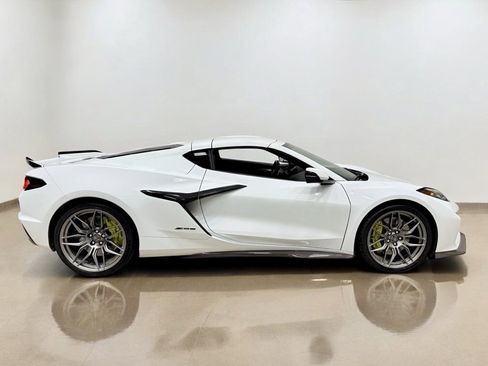 Used 2023 Chevrolet Corvette Z06 image 10