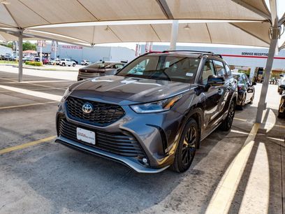 New 2025 Toyota Highlander XSE
