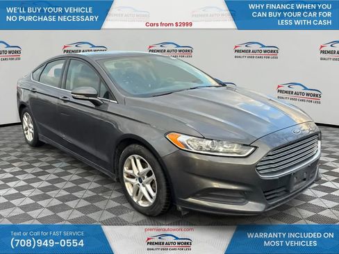 Used 2016 Ford Fusion SE image 3