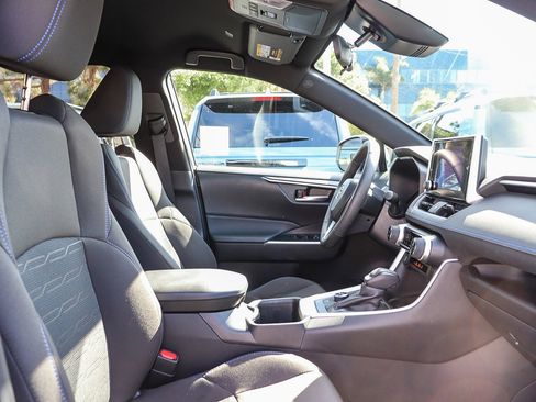 Certified 2025 Toyota RAV4 SE image 18