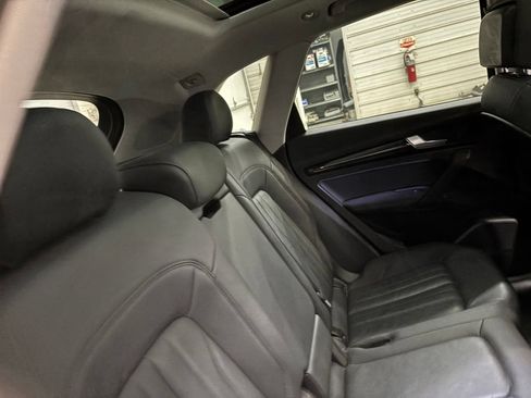 Used 2019 Audi Q5 2.0T Premium Plus w/ Premium Plus Package AWD/4WD image 33