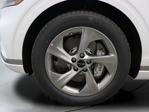 Certified 2026 Genesis GV70 2.5T Select AWD/4WD image 2