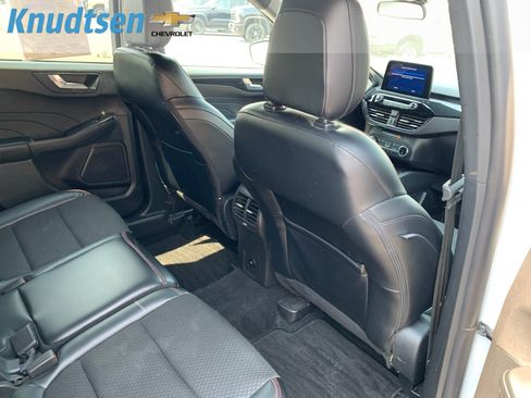 Used 2025 Ford Escape ST-Line Select AWD/4WD image 15