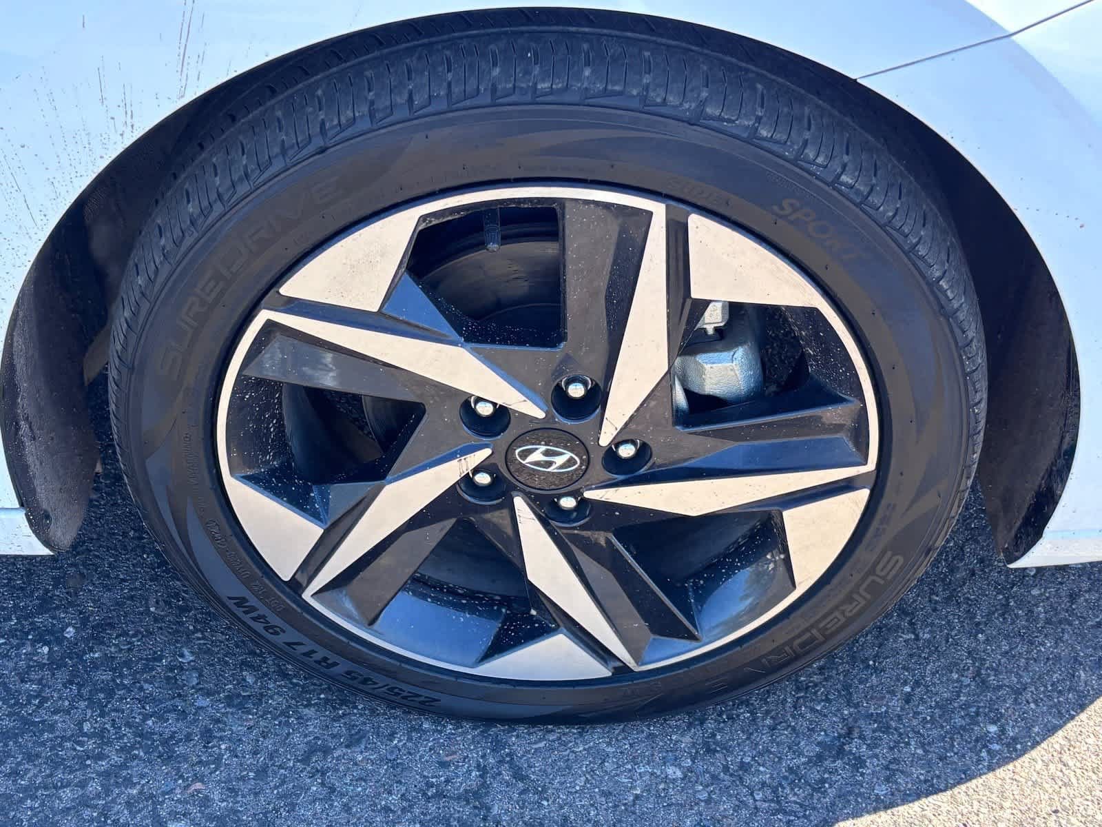 Used 2022 Hyundai Elantra Limited FWD image 8