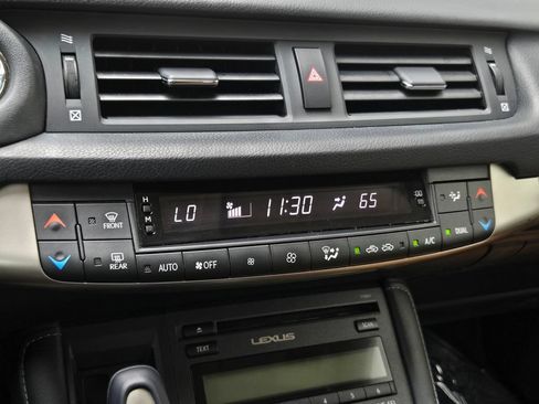 Used 2016 Lexus CT 200h FWD image 19