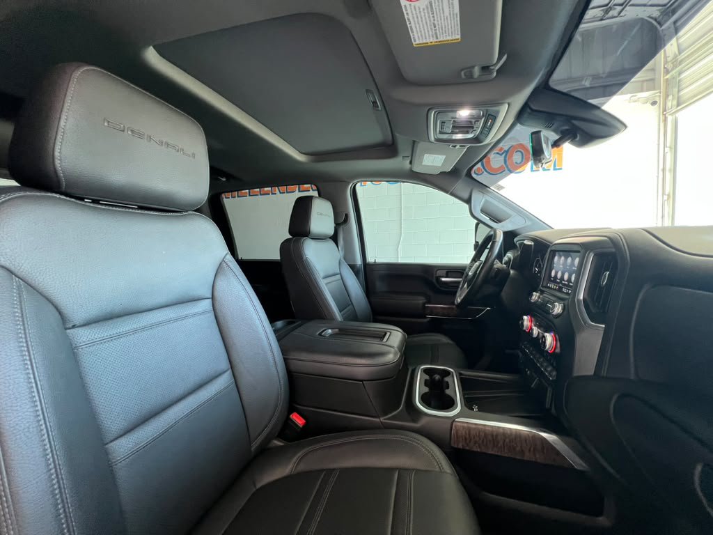 Used 2022 GMC Sierra 2500 Denali w/ Denali Black Diamond Edition AWD/4WD image 28