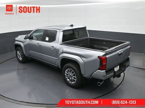 Used 2025 Toyota Tacoma Limited image 47