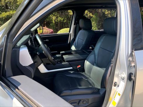 Used 2023 Toyota Tundra Platinum image 8
