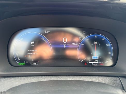 Certified 2025 Toyota Crown Signia image 14