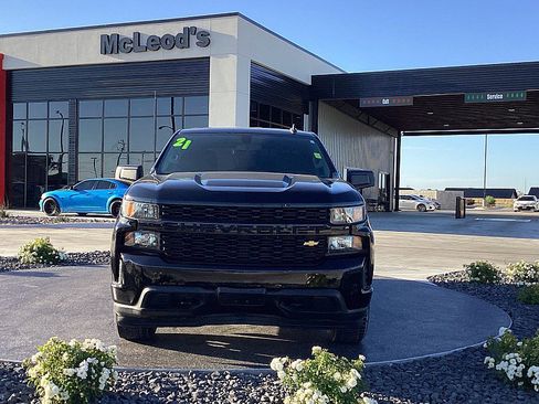 Used 2021 Chevrolet Silverado 1500 Custom image 2
