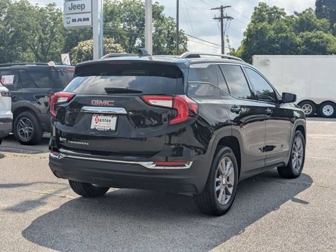 Used 2024 GMC Terrain SLT FWD image 3