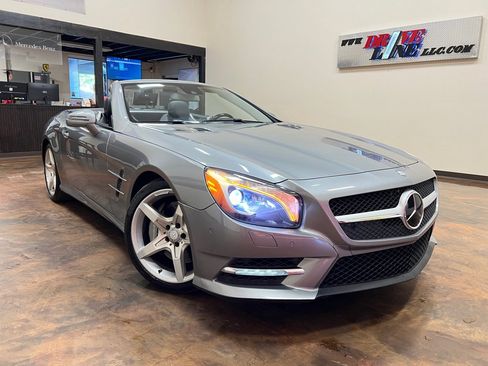 Used 2013 Mercedes-Benz SL 550 image 1