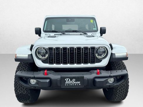 Used 2025 Jeep Wrangler Unlimited Rubicon AWD/4WD image 2