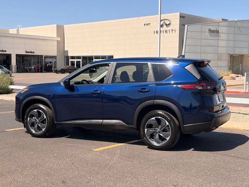 Certified 2025 Nissan Rogue SV AWD/4WD image 4