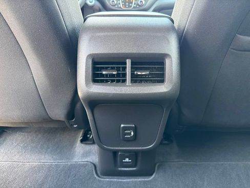 Used 2024 Chevrolet Equinox LT AWD/4WD image 21
