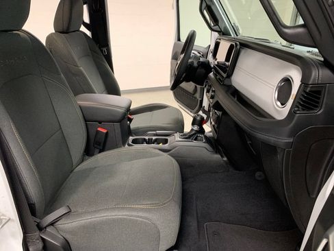 Used 2024 Jeep Wrangler Unlimited Sahara w/ Safety Group AWD/4WD image 11