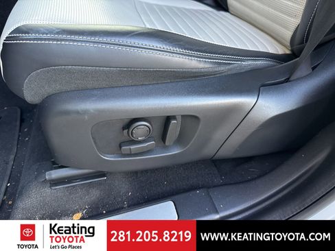 Used 2020 Land Rover Discovery Sport SE R-Dynamic image 13