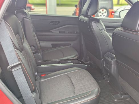 Used 2024 Nissan Pathfinder Rock Creek AWD/4WD image 28