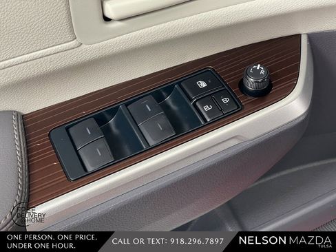 Used 2023 Toyota Sienna LE image 18