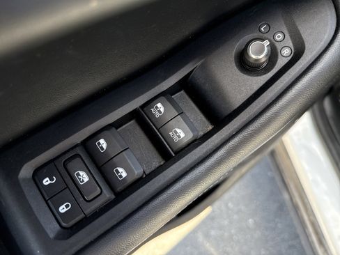 Used 2022 Jeep Grand Cherokee Limited 4xe image 16