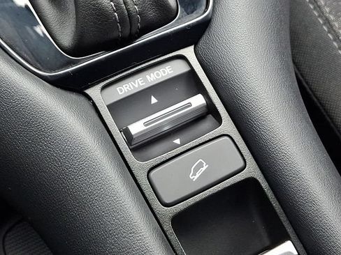 Used 2026 Honda HR-V LX image 23