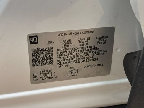 Used 2025 Buick Encore GX Preferred AWD/4WD image 28