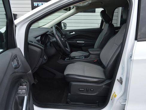 Used 2019 Ford Escape SE image 10