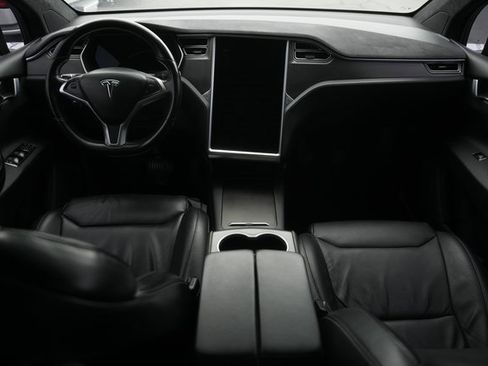 Used 2017 Tesla Model X 90D image 23